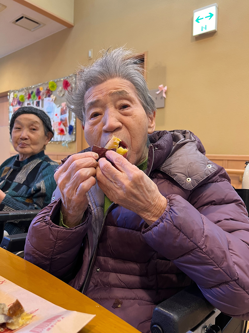 グループホームにて焼き芋行事を行いました