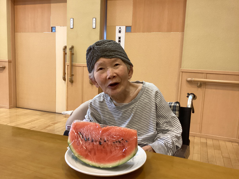 夏の風物詩スイカ割りを楽しみました！