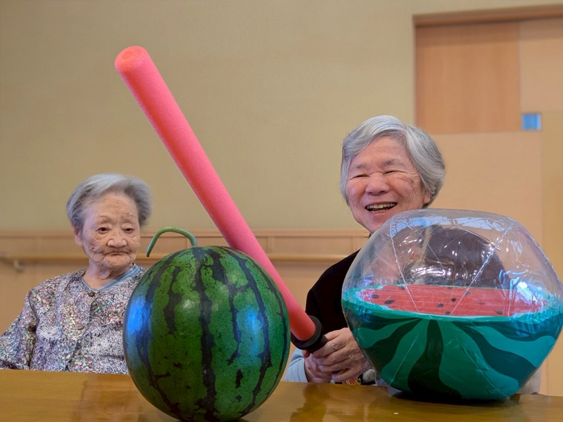 夏の風物詩スイカ割りを楽しみました！