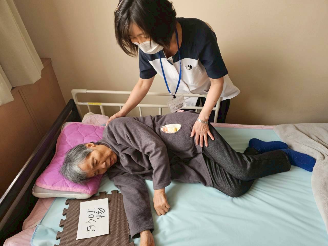 ウイルス性胃腸炎を想定した感染対策訓練を実施しました