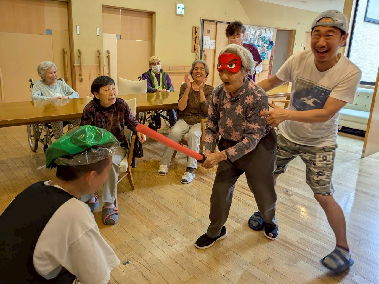 毎年恒例！スイカ割り大会を開催しました