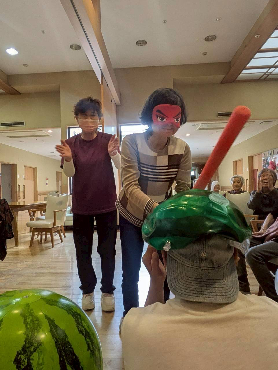 毎年恒例！スイカ割り大会を開催しました