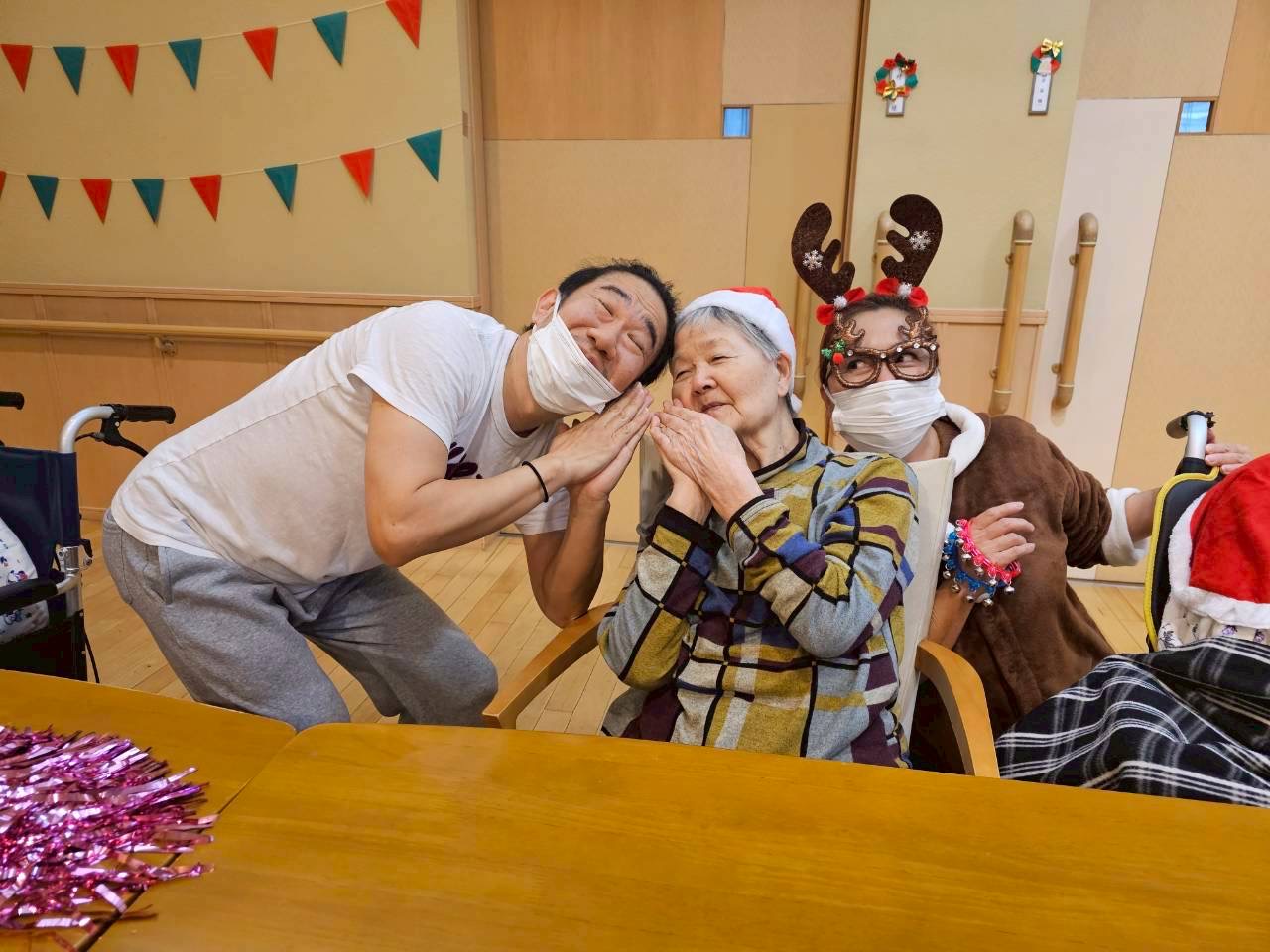 クリスマス行事を行いました