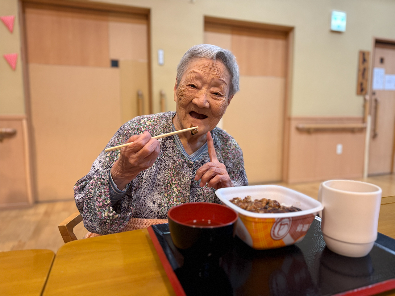 毎年恒例！スイカ割り大会を開催しました