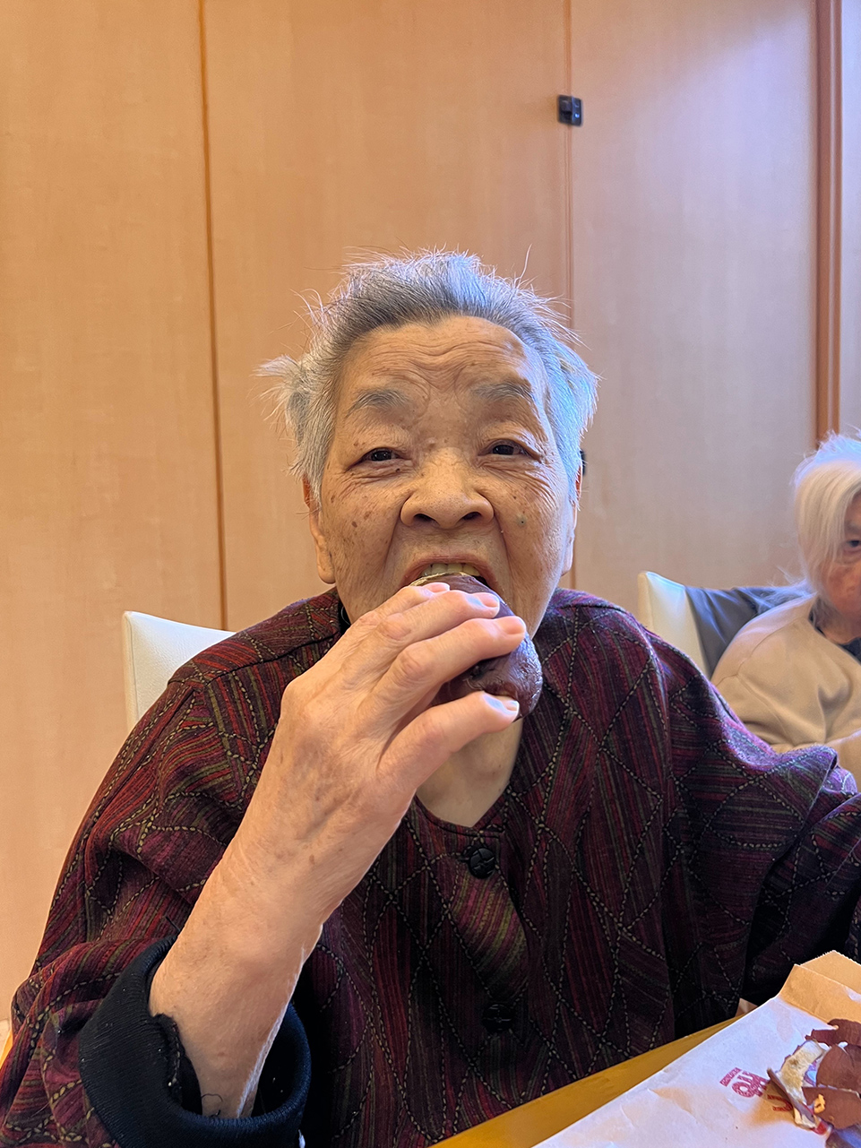 グループホームにて焼き芋行事を行いました